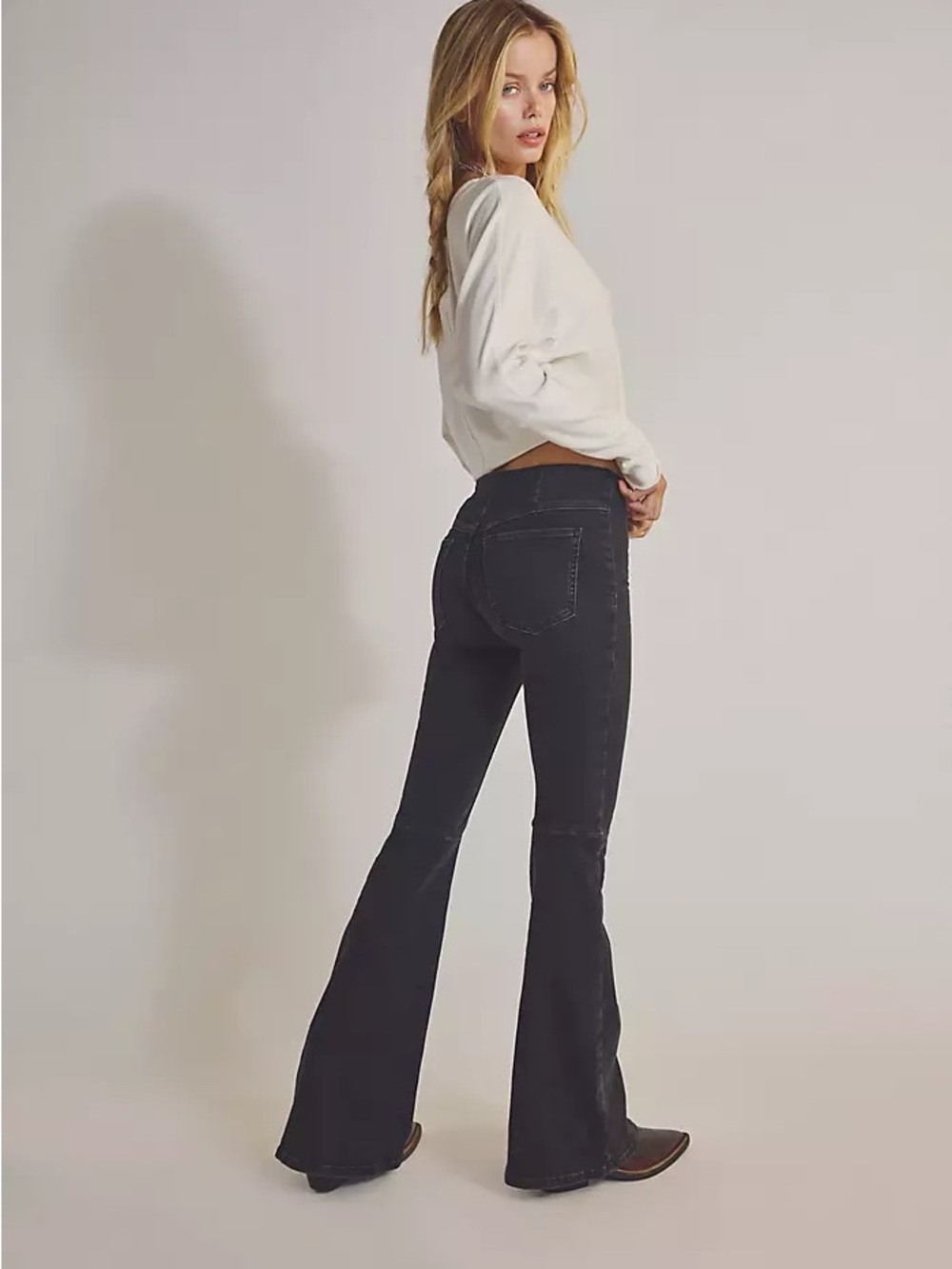 We The Free Penny Pull-On Flare Jeans 30